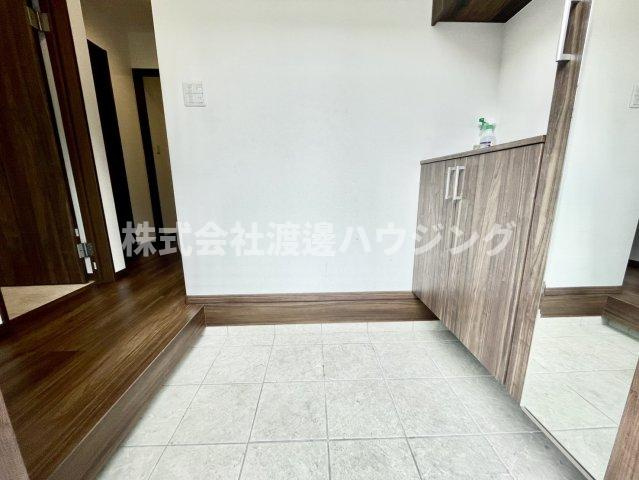 北条2丁目貸家の玄関