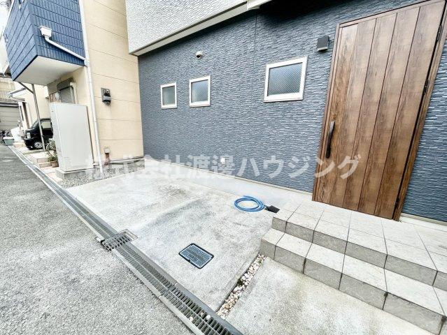 北条2丁目貸家の駐車場
