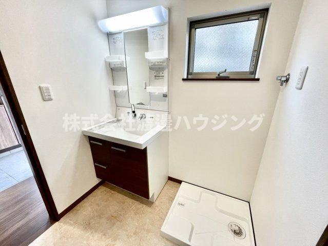 北条2丁目貸家の洗面所