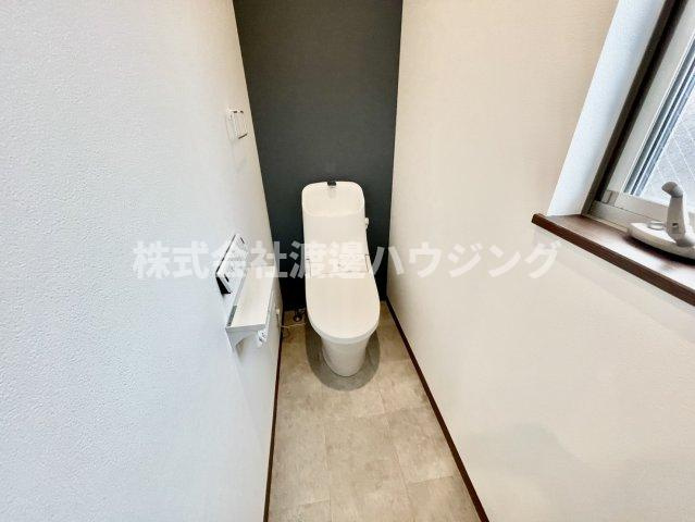 北条2丁目貸家のトイレ