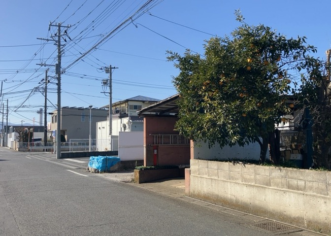 【展望】 | 土地の地勢が高台の場合、景色を綺麗にみることができ、景色にこだわってお家探ししている方におすすめです！また平坦地よりも風通しがいいというメリットがあります。デメリットもあるので是非現地でご確認下さい。