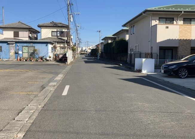 【展望】 | 桜や紅葉の名所に出かける人は多いと思いますが、家にいながら季節の移ろいを感じる生活を送りませんか？リビングや窓から見える景色が生活を彩るワンポイントに！現地から見える景色を堪能してみては如何でしょう。