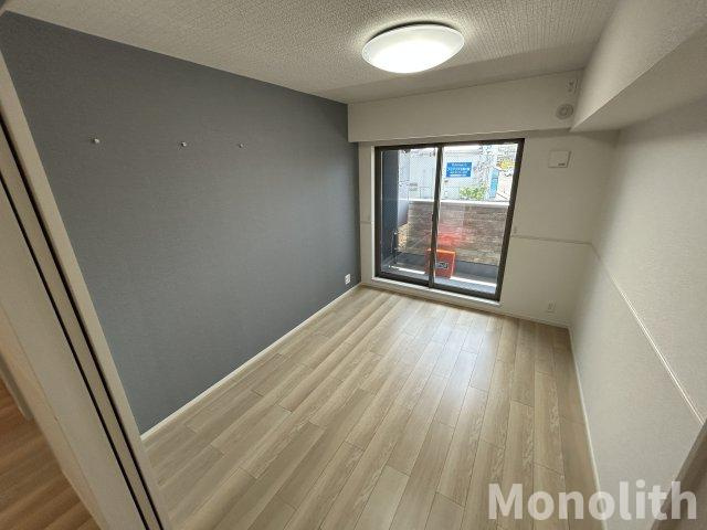 ヒカルサ岸和田畑町の洋室