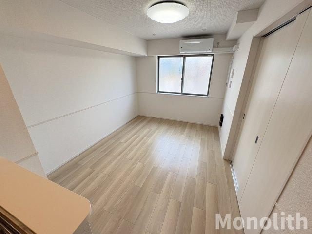 ヒカルサ岸和田畑町の居間・リビング