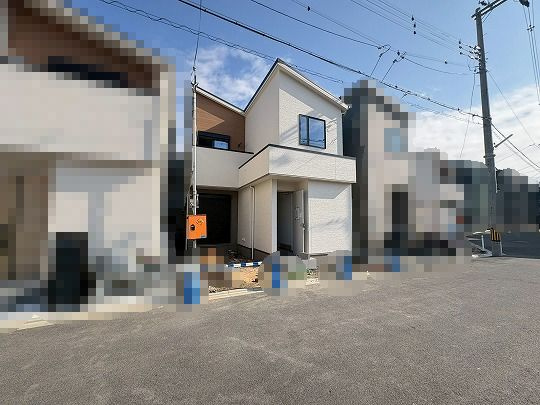 【成約済】京都市右京区西京極畑田町の外観|分譲地のため街並みが美しく統一され、整った住環境が魅力の住みよいエリアです！