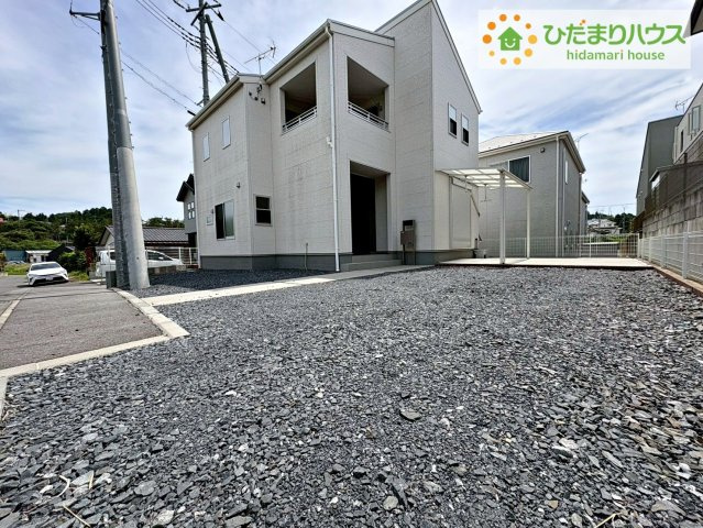 日立市川尻町３丁目　中古戸建の外観|マイホームなら駐車場代がかかりません。しかも、自宅の駐車場で洗車ができます！今までコイン洗車に行っていた手間も省けて、節約にもつながります(^^♪