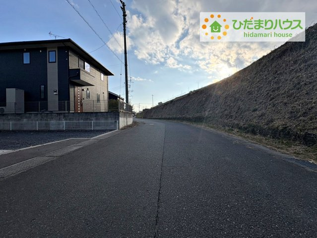 日立市川尻町３丁目　中古戸建の前面道路含む現地写真|車の出入りもラクラクできちゃいます(^^♪