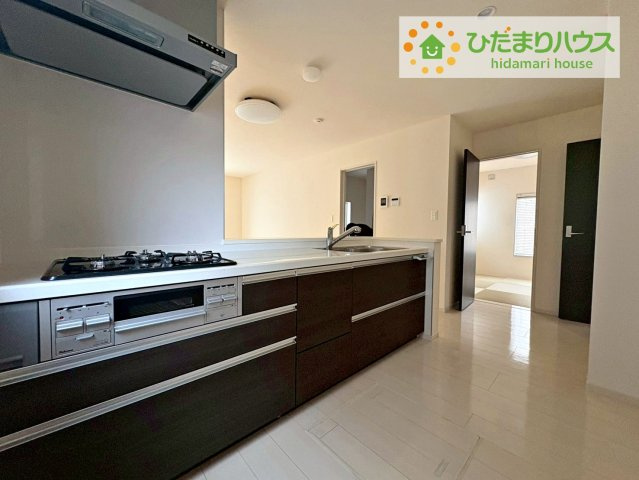 日立市川尻町３丁目　中古戸建のキッチン|新婚さんにおすすめ！おしゃれなカウンターキッチンのあるLDKです(#^^#)