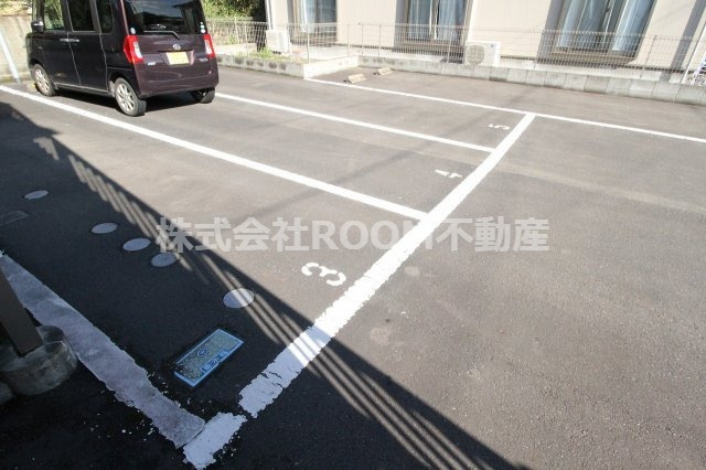 ヴィ・ウルーズの駐車場|駐車場があります