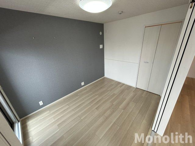ヒカルサ岸和田畑町の洋室