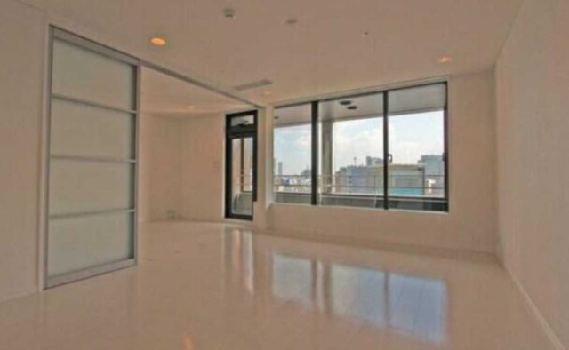 渋谷プロパティータワー　１Fコンビニ　高層階　角部屋の居間・リビング