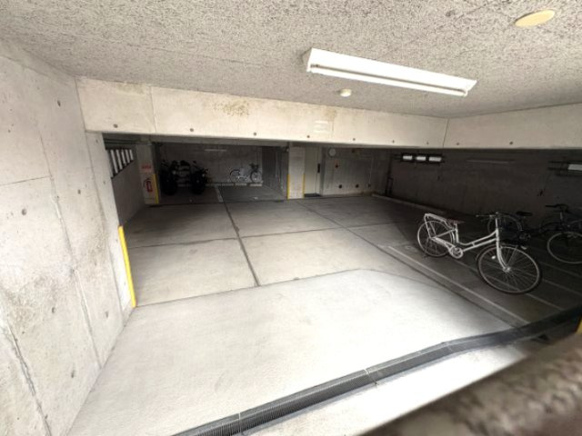 オリエントコートの駐車場