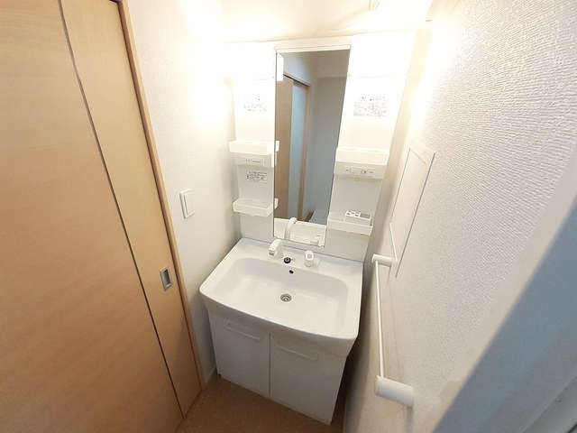 アジュールの独立洗面台|洗面所