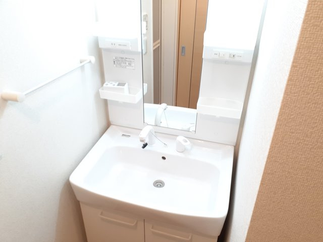 エムズ　サニーガーデンⅢの独立洗面台|洗面所