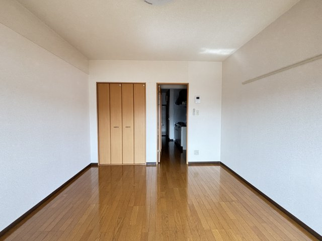 パールエステートの居間・リビング