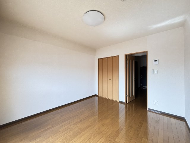 パールエステートの居間・リビング