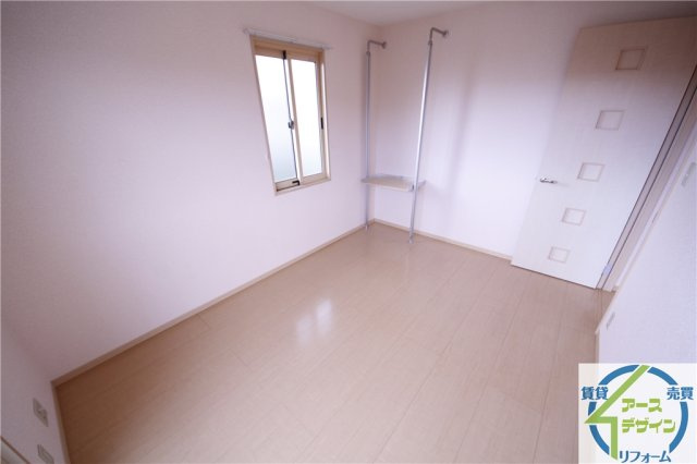 ヒルグレイスB棟の洋室