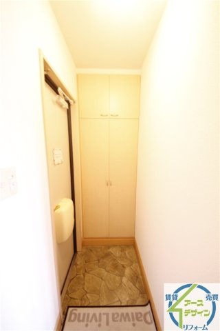 ヒルグレイスB棟の玄関