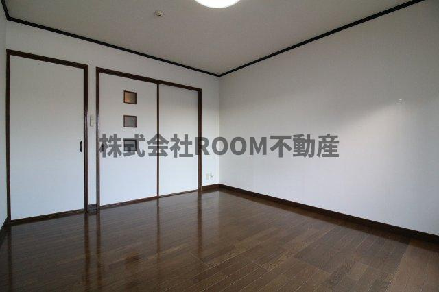 エレファントマンション8の洋室|落ち着いた色調の洋室です