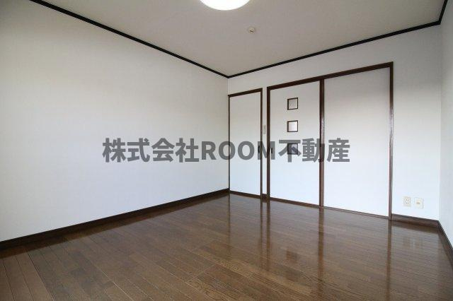 エレファントマンション8の寝室|開放的な寝室です
