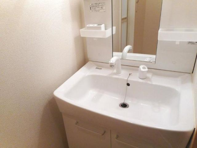 グレース・ヴィラ　弐番館の独立洗面台|洗面所