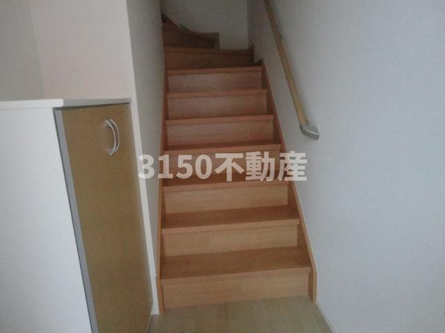 ミロワール精華の内装|階段