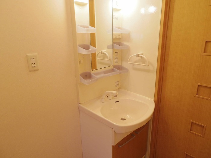 グランドソレイユ Ａ・Ｂの独立洗面台|洗髪洗面化粧台