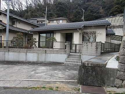 東区山根町の駐車場