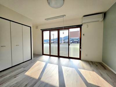 【居間・リビング】 | ロイヤルワイズ