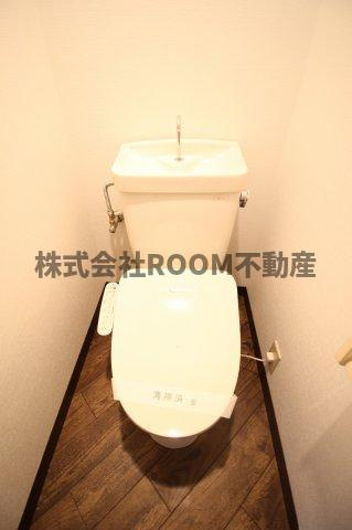 ラケットクラブのトイレ|コンパクトで使いやすいトイレです