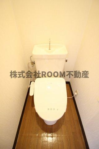ラケットクラブのトイレ|ゆったりとした空間のトイレです