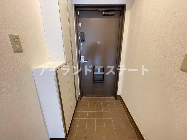 オーキッドハウス　3方角住戸　オートロック　陽当たり良好の玄関|※別号室参考写真