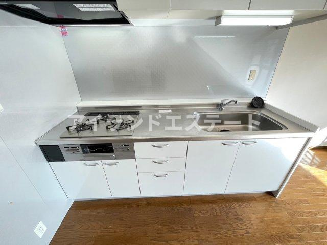 オーキッドハウス　3方角住戸　オートロック　陽当たり良好のキッチン|※別号室参考写真