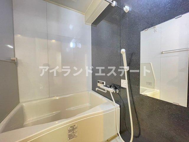 オーキッドハウス　3方角住戸　オートロック　陽当たり良好の浴室|※別号室参考写真