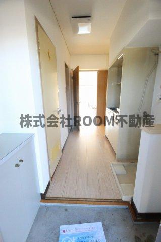 コーポレーション華の玄関