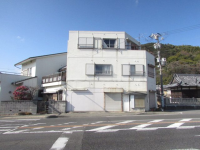 【外観】 | ～商談中～洲本市炬口１丁目・店舗付住宅 | 令和８年２月撮影