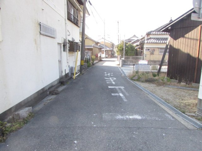 【前面道路含む現地写真】 | ～商談中～洲本市炬口１丁目・店舗付住宅 | 令和８年２月撮影