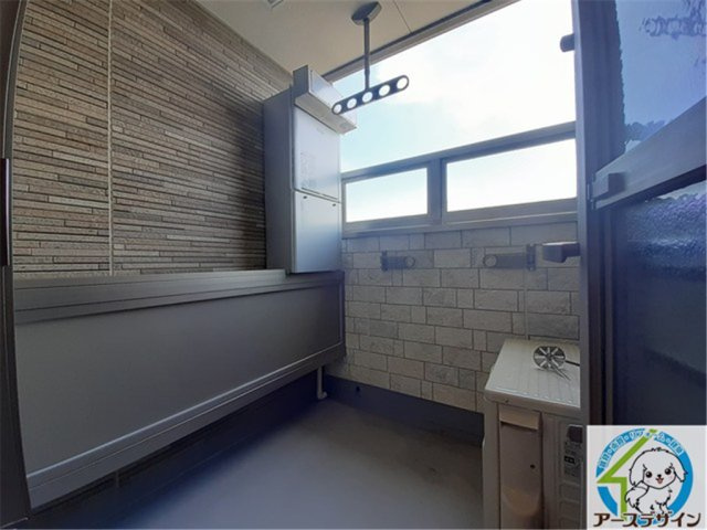 ネバーランドⅢ　Bのバルコニー|外からの目が気にならないバルコニーで洗濯物が干せます