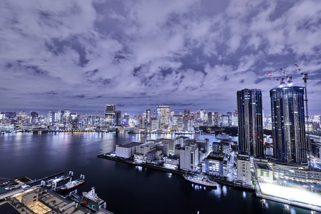 【夜間の眺望】夜は、湾岸の夜景を独占できる光の特等席です。