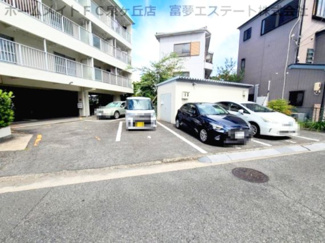 【駐車場】