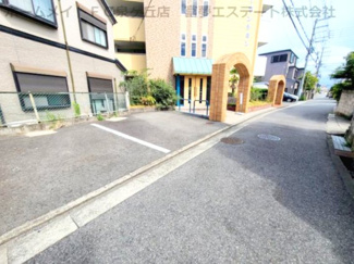 【駐車場】