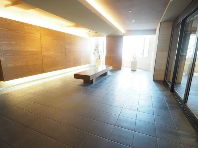 レジディア文京音羽のエントランス