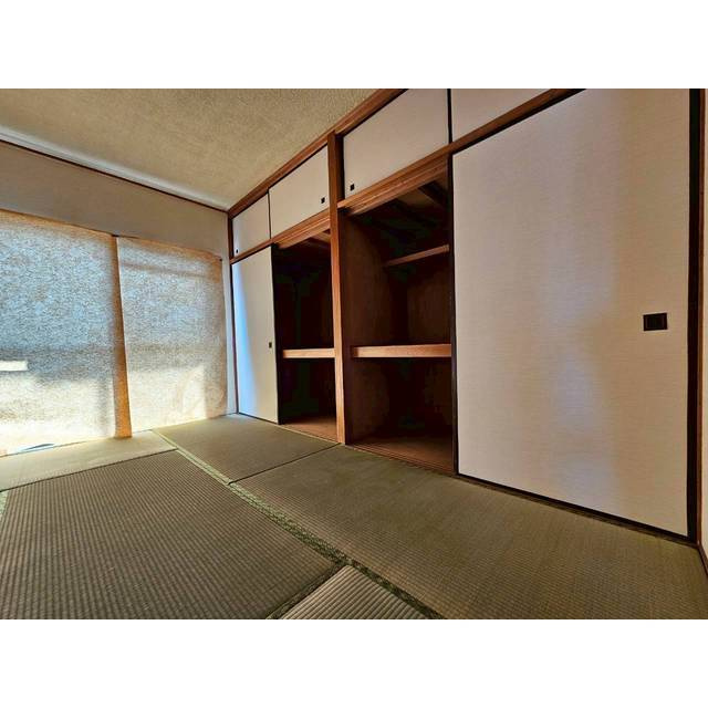 エスポアール石坂の和室