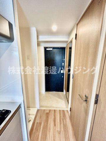 リプネスコート江坂の玄関