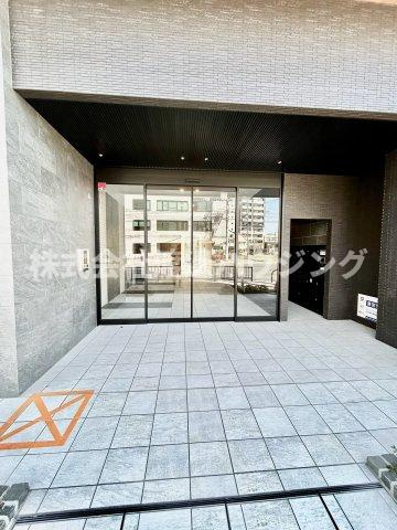 リプネスコート江坂のエントランス