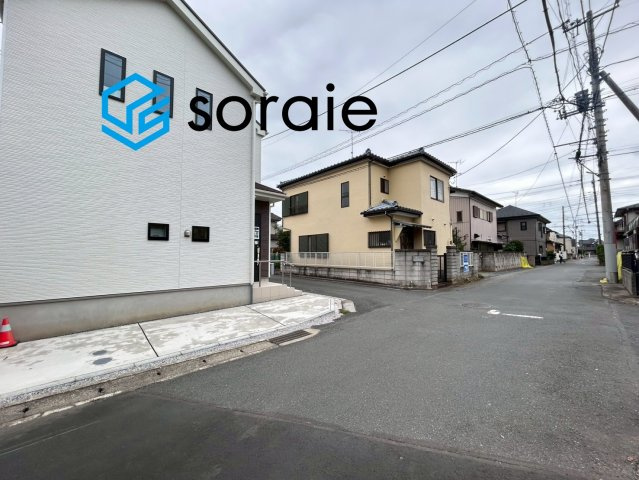 川越市石原町2丁目 新築戸建 ハートフルタウンの前面道路含む現地写真|令和8年7月7日撮影。