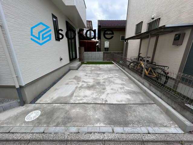 川越市石原町2丁目 新築戸建 ハートフルタウンの駐車場|令和8年7月7日撮影。