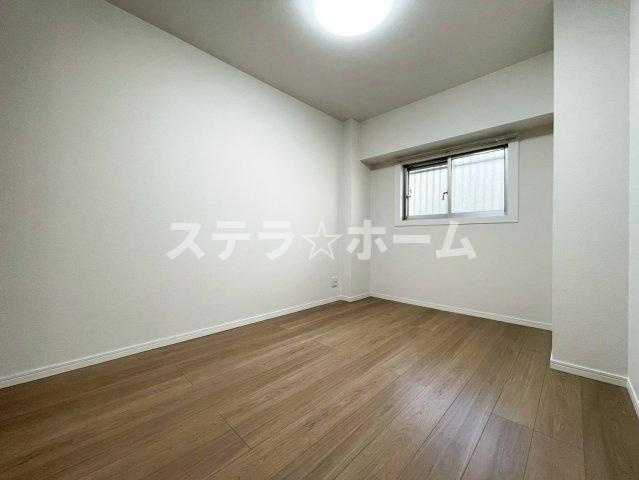 サン三国マンションの洋室|明るい洋室です