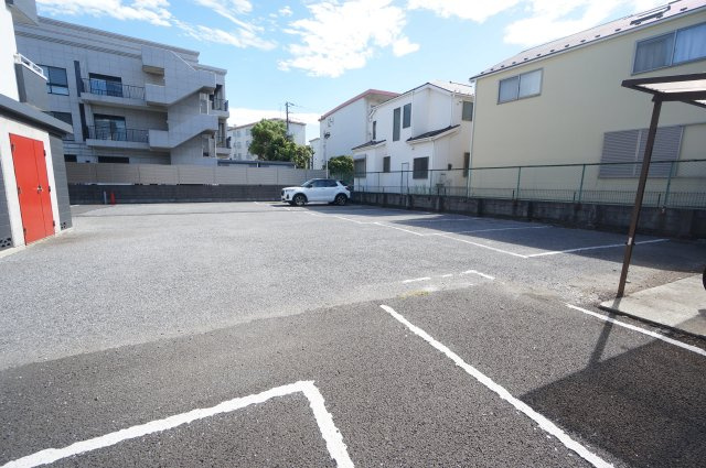 幸町レジデンスの駐車場|お電話でのご予約がスムーズです！