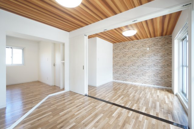 幸町レジデンスの居間・リビング|お電話でのご予約がスムーズです！